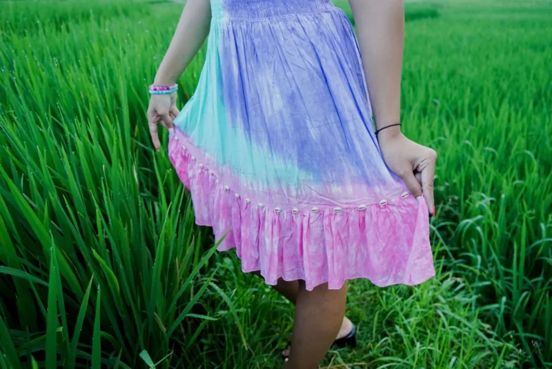 "Dewi Cahaya – A fény istennője"tie-dye színezésű ruha - Image 4