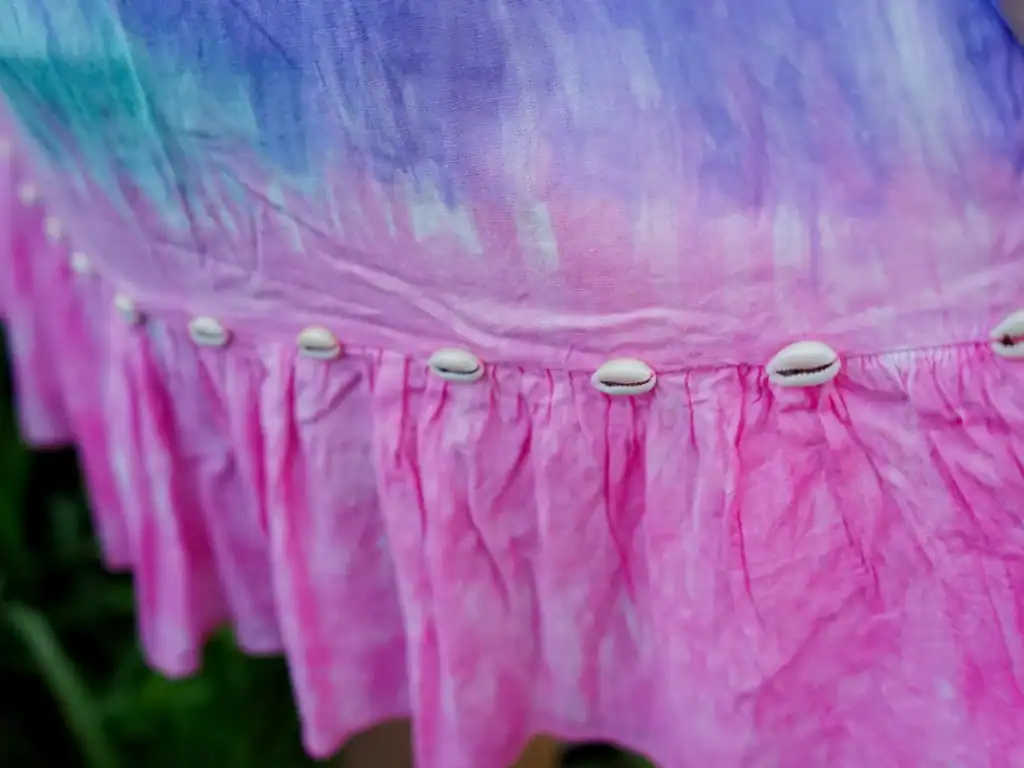 "Dewi Cahaya – A fény istennője"tie-dye színezésű ruha - Image 5