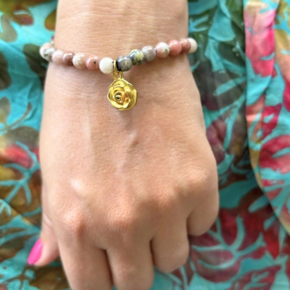 "Prana - Életenergia" Pink Opál Karkötő Aranyozott Rózsamedállal - Image 4