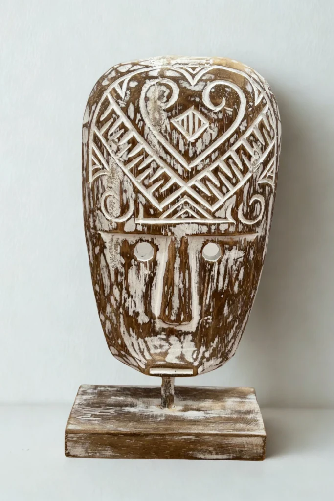 Toryan - kézzel faragott fa maszk