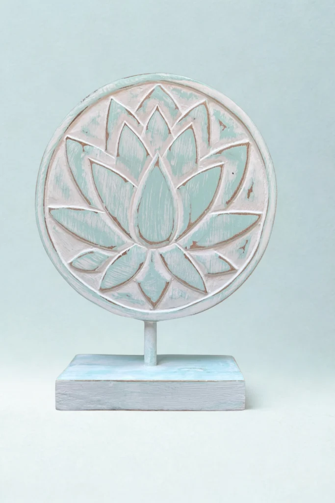 kézzel faragott lótusz dekoráció