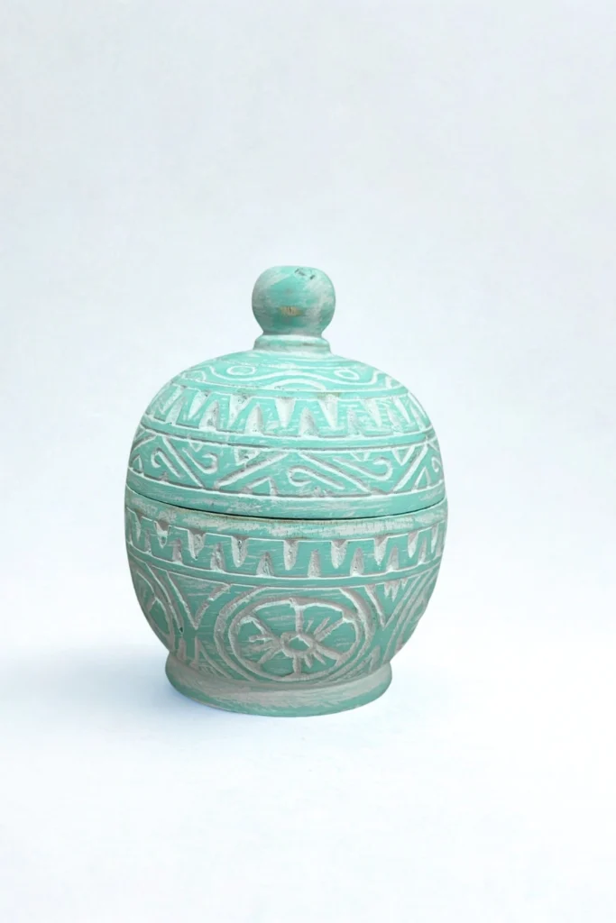 Kézzel készült tárolóedény